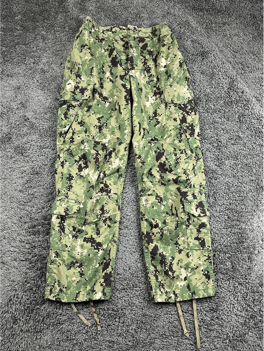 US Navy NWU Type III Camo Cargo Pants Men AOR2 Digital Green Sz Small Short